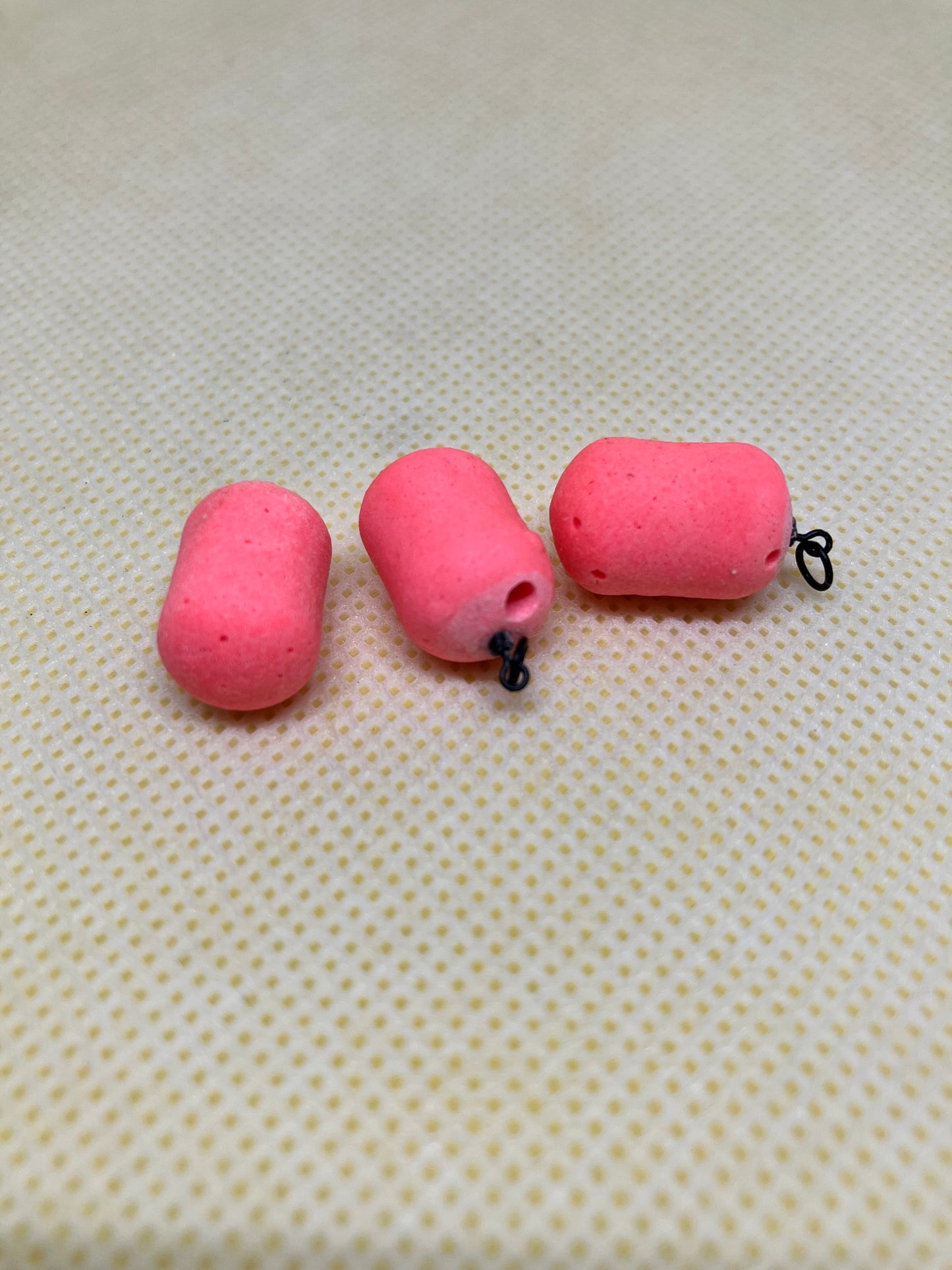 10x15 pink solid barrel wafters on hook ring swivels x3