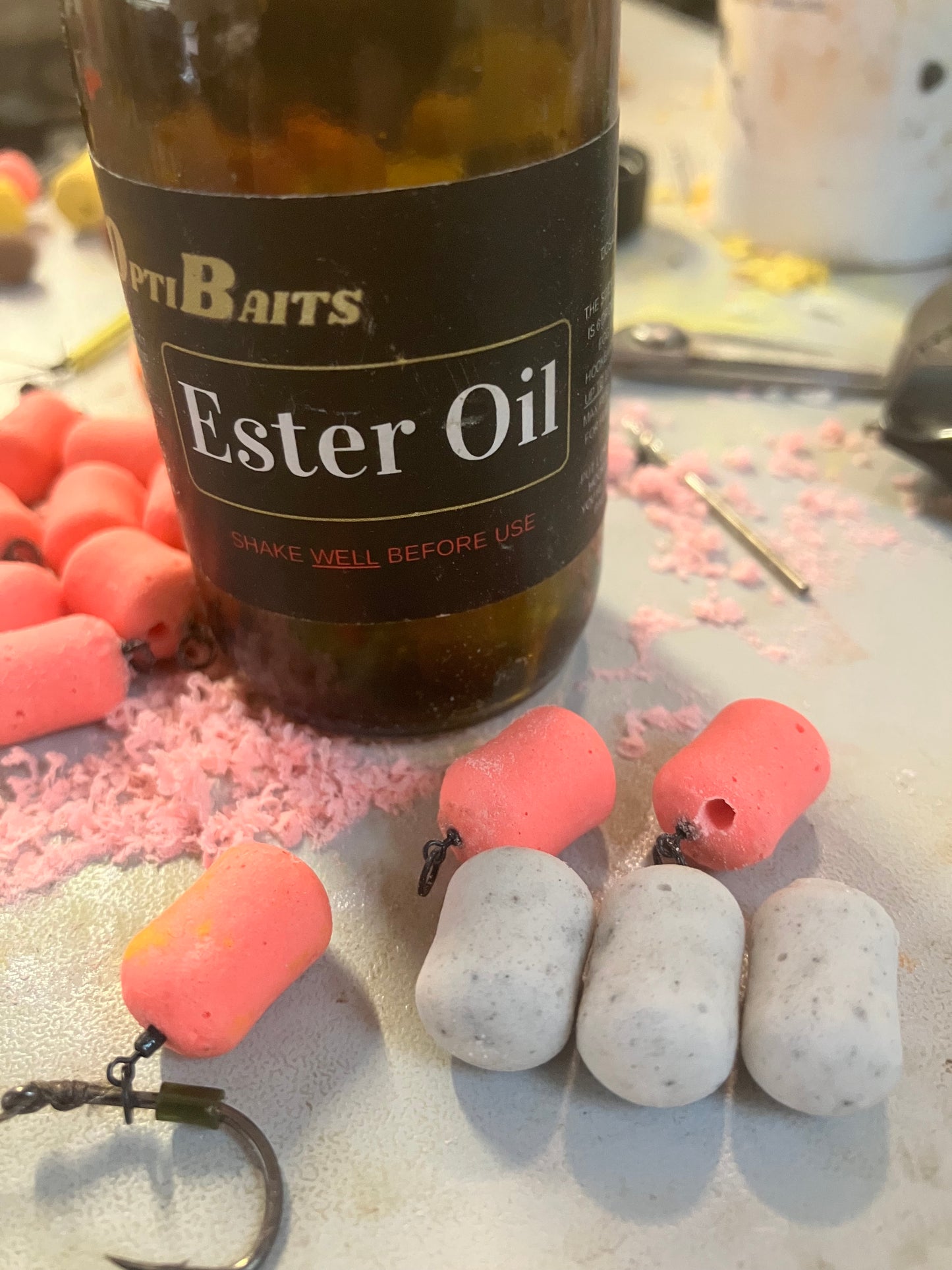 10x15 speckled white solid barrel wafters on hook ring swivels x3