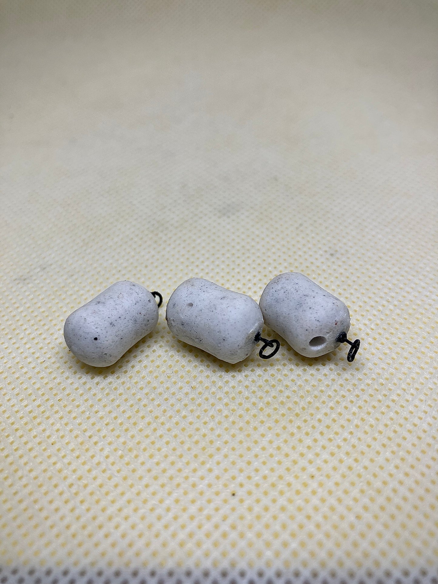 10x15 speckled white solid barrel wafters on hook ring swivels x3